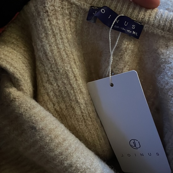 Wool mix sweater with crystals. Open back sweater. NWT - Picture 8 of 9